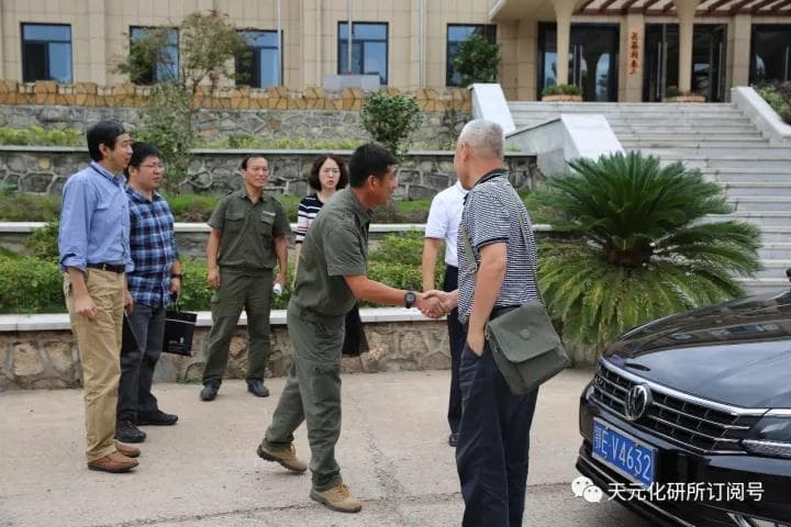 湖北省經(jīng)信委羅志軍處長(zhǎng)蒞臨宜昌生產(chǎn)基地考察,高氯酸銨項(xiàng)目備受關(guān)注